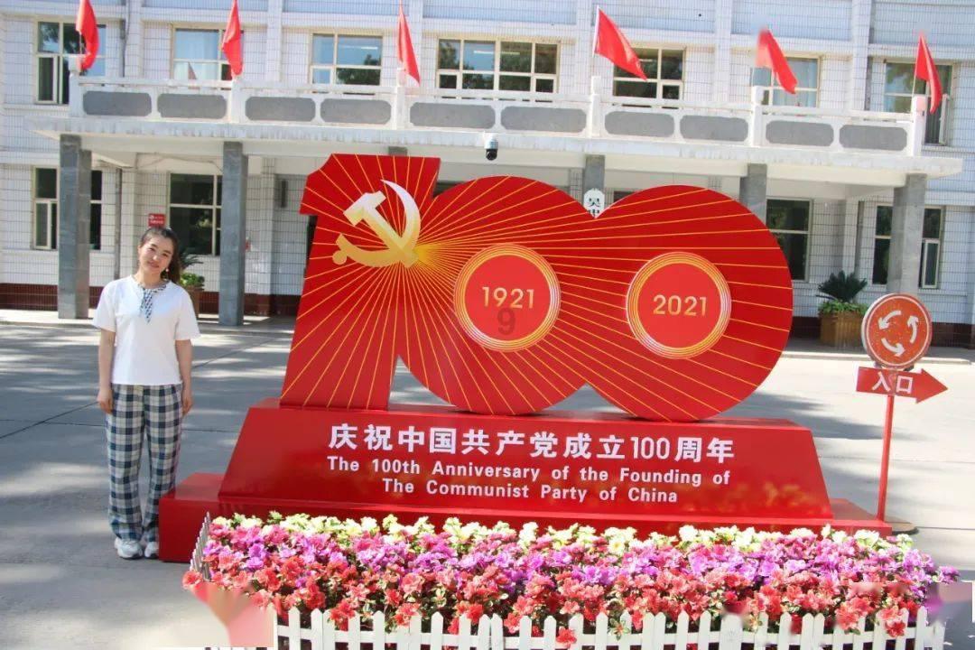 茂密丛林逃生